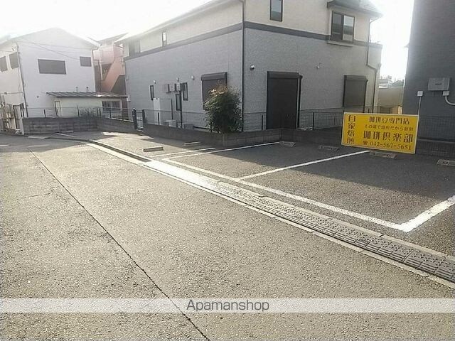 レオパレスシャトレー[1K/23.18m2]の駐車場