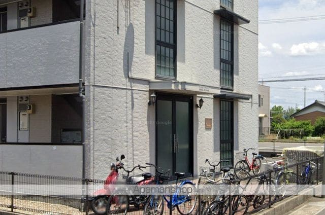 レオパレスロタシオンの玄関写真