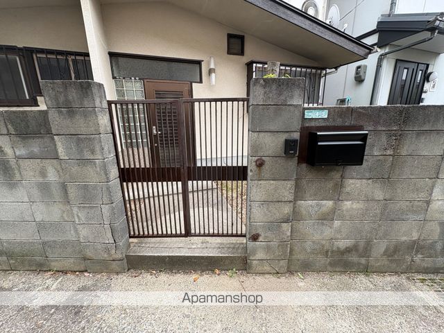 門戸西町4貸家の玄関写真