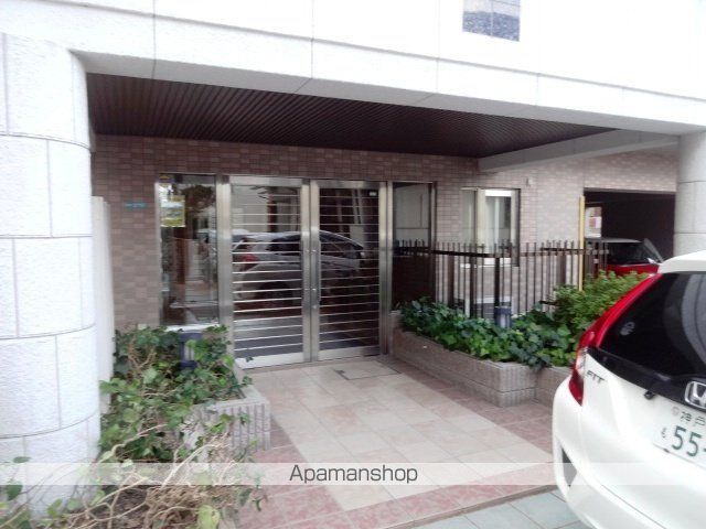 イトーピア苦楽園樋之池町の玄関写真