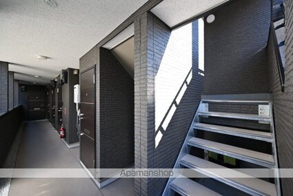 マーレ上北沢[1R/18.86m2]のエントランス1