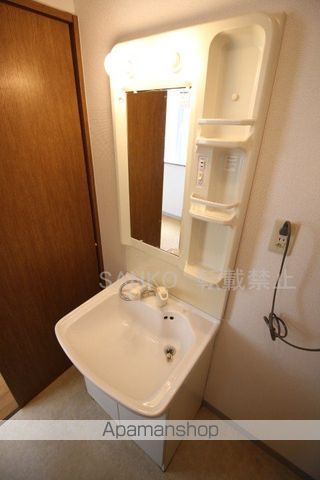 札幌市南北線 麻生駅 徒歩10分 3階建 築27年の内装写真