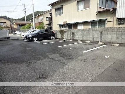 クロスアージュ[1LDK/48.5m2]の駐車場