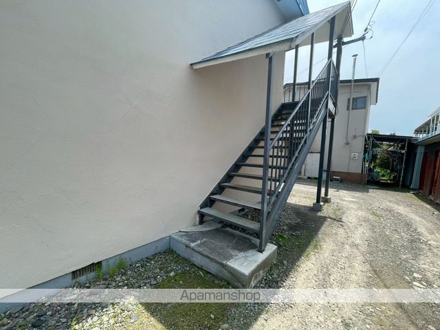 川原井マンションの玄関写真