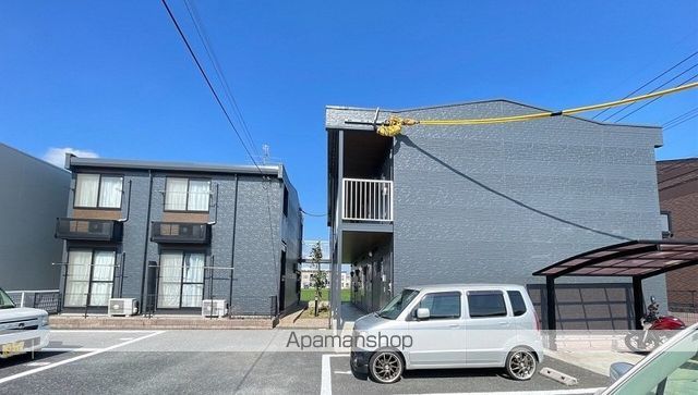 レオパレスミナギIIの玄関写真