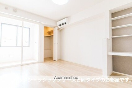 広島県三原市宮浦５丁目[1K/31.66m2]のリビング・居間