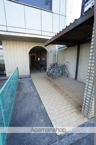 NKビルの玄関写真