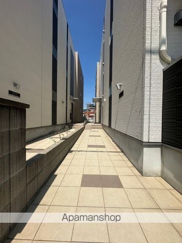 CHERIM烏森EASTの玄関写真