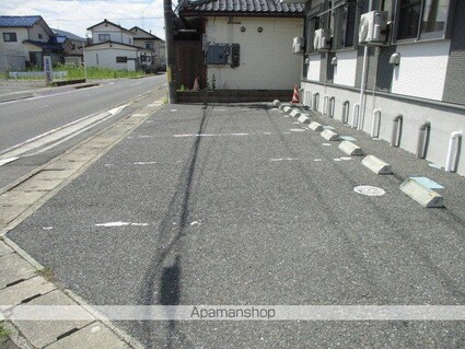 クレイドルパレット中里[1K/19.05m2]の駐車場