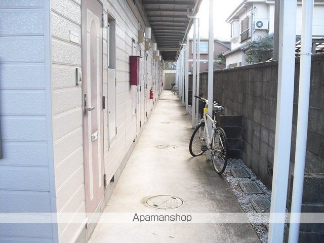 レオパレスプルニエIIの玄関写真