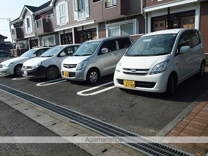 ピュアハウスⅡ[2LDK/51.79m2]の駐車場4