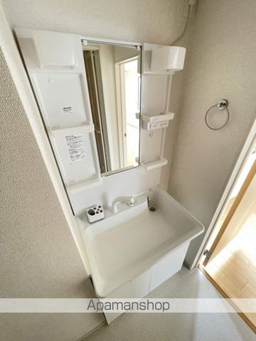 ハイブリッジ IIの内装写真