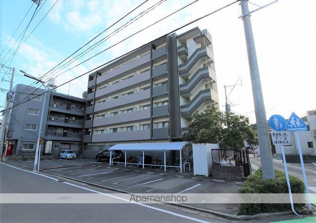 福岡市東区舞松原のマンションの外観1