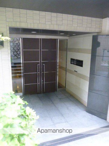 レジディア恵比寿IIの玄関写真