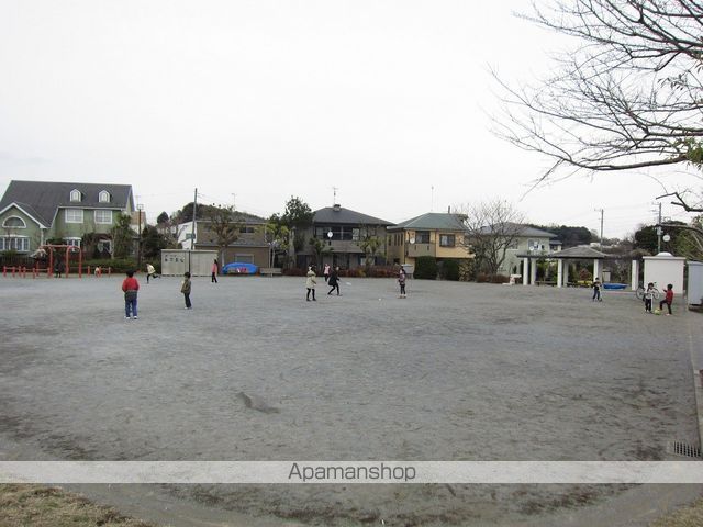 ペルーシェ B棟の周辺写真