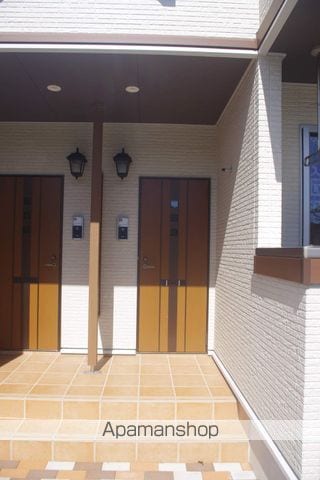 カレント ヴィラの玄関写真