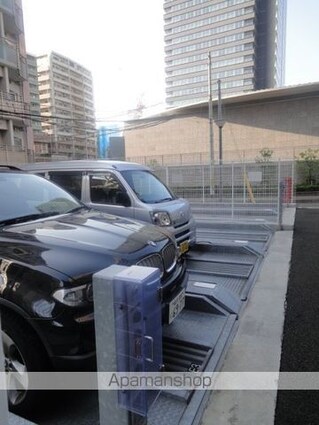 パークフラッツ本町[1K/30.34m2]の駐車場