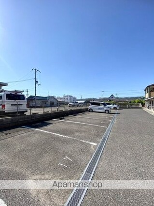 和歌山県和歌山市新在家[1LDK/35.48m2]の駐車場1