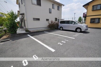 フォブールセラフィーⅢ[2LDK/52.17m2]の駐車場1