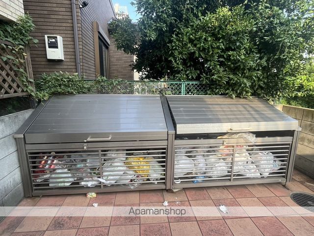 ヨウコースクウェア日進の玄関写真