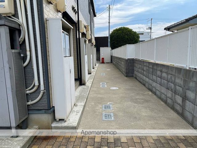 レオパレス琴芝N館の玄関写真