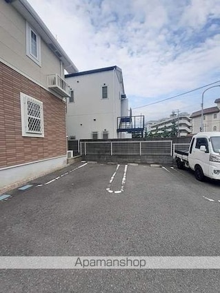モルト　フェリーチェ[1R/32.9m2]の駐車場2