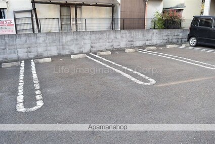 アビターレ草津[1R/25.63m2]の駐車場
