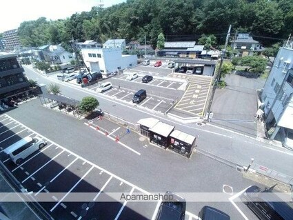 ドミトリー山根[1K/17.41m2]の駐車場