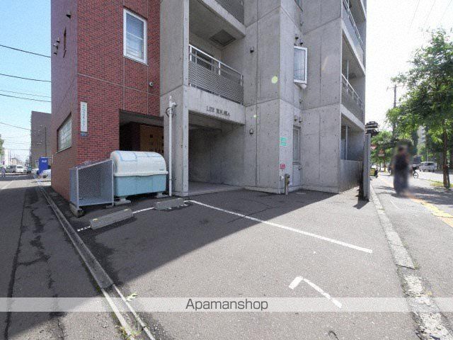 LEE東札幌 A棟の玄関写真