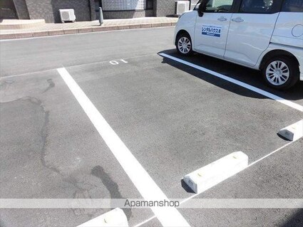 コートダジュールＴⅡ　Ａ棟[2LDK/50.38m2]の駐車場3