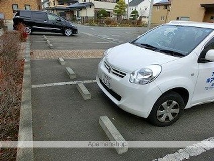 カンナ[1LDK/43.7m2]の駐車場2