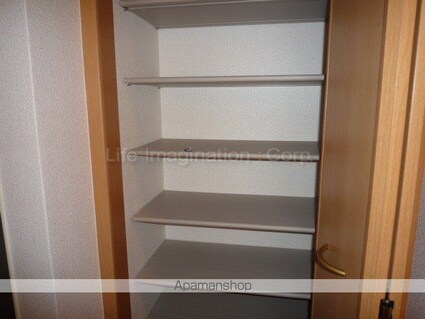 アルカンシェル[1R/27.78m2]の玄関