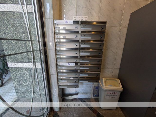 ビバーチェ平野町の玄関写真