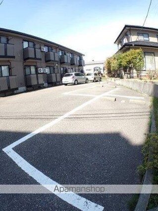 コンフォートベルＡ棟[1K/26.5m2]の駐車場