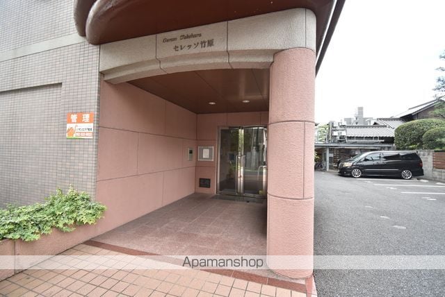 セレッソ竹原の玄関写真
