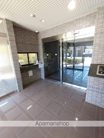東急ドエルアルスあざみ野弐番館の玄関写真