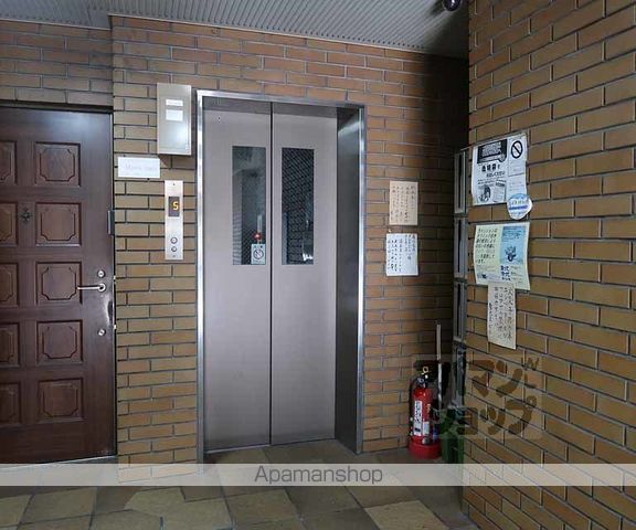 聖光堂ビルの玄関写真