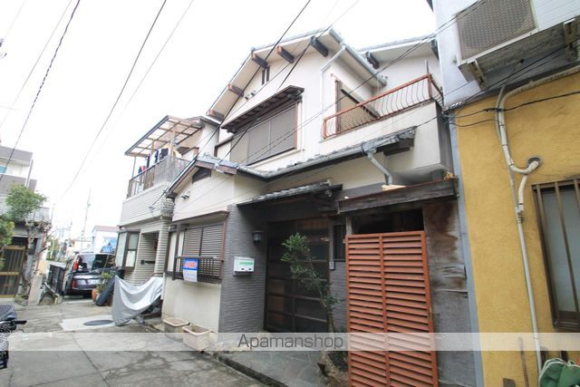 阪急電鉄宝塚線 庄内駅 徒歩10分 2階建 築68年の外観写真