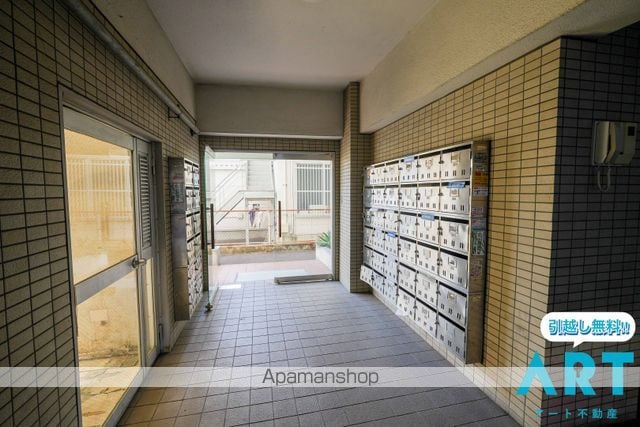 中央グランドハイツの玄関写真