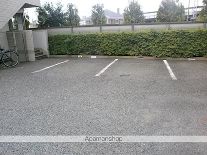 エステージ西調布[1R/19.59m2]の駐車場