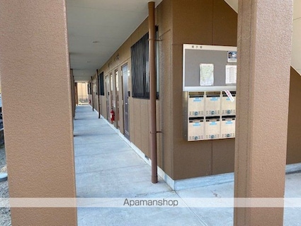 フローラルコート[1LDK/39.6m2]のエントランス