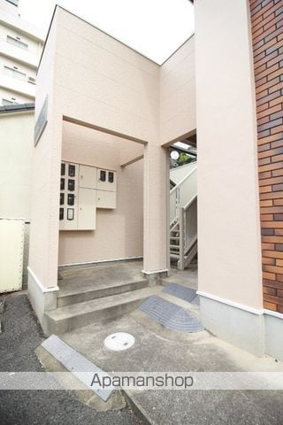リヴラン弓之町の玄関写真