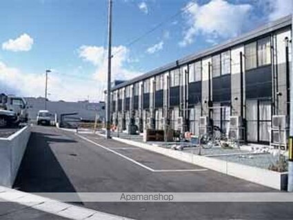 レオパレスシャングリラ２０００[2DK/49.68m2]の駐車場1