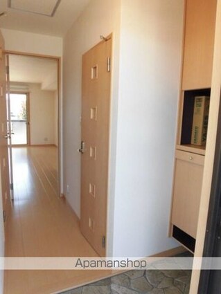 和歌山県和歌山市楠見中[1R/30.27m2]の玄関2