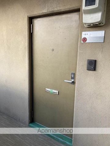 アルベール本町の玄関写真