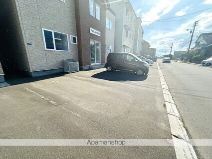 アイエスハイムⅡ[1LDK/34.64m2]の駐車場