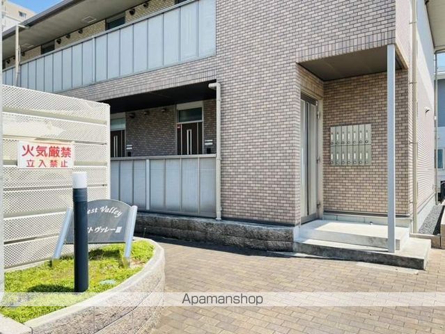ウエストヴァレーIIIの玄関写真