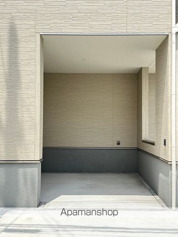 日暮里舎人ライナー 見沼代親水公園駅 徒歩10分 3階建 築3年の玄関写真
