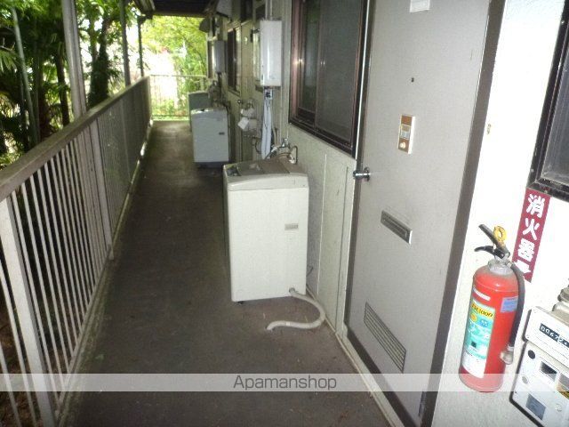 今井ハイツD棟の玄関写真