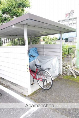 メゾンユニベールの外観写真